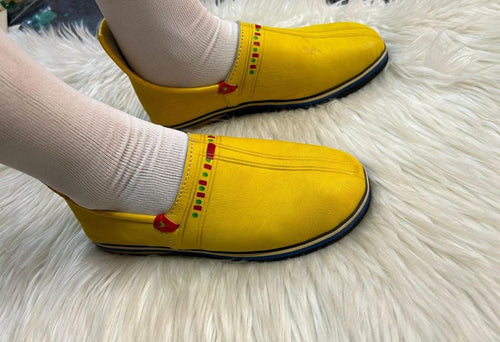 Babouche Marocaine Jaune pour Homme – Style Traditionnel et Élégant