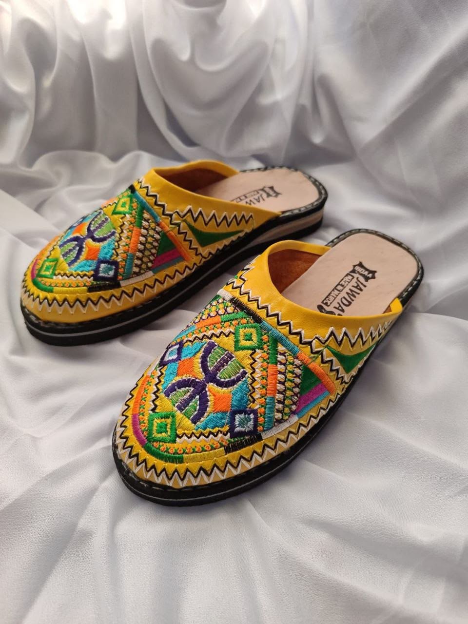 Babouche Amazighe Femme Jaune – Élégance & Tradition Marocaine